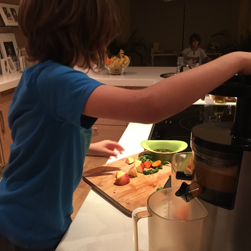 kids cooking veg